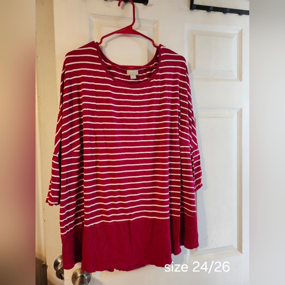 *Last Chance*Red and white striped top